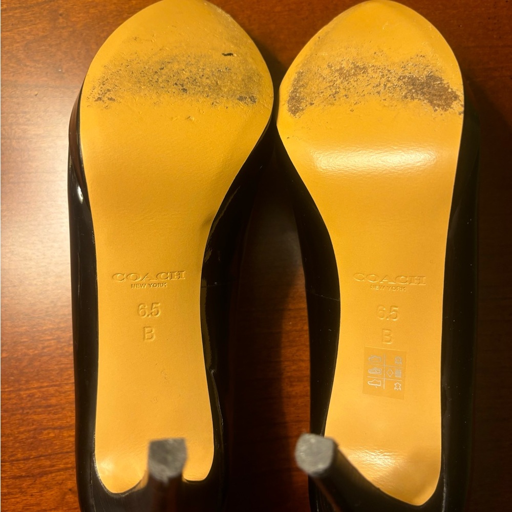 Coach black patent leather pumps 4 inch heel - Picture 3 of 4